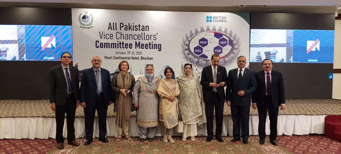 nishatriaz's tweet photo. Women in Higher education
A wonderful start of day 3, with NAHE presenting. Glad to have @AdvanceHE feauturing visibly and being appreciated.
Great work by ever amazing @AlisonAdvanceHE and Dr Shaheen Sardar Ali.
#PakUKEducationGateway
#AllPakVCsConference https://t.co/Itl6H9evZ1