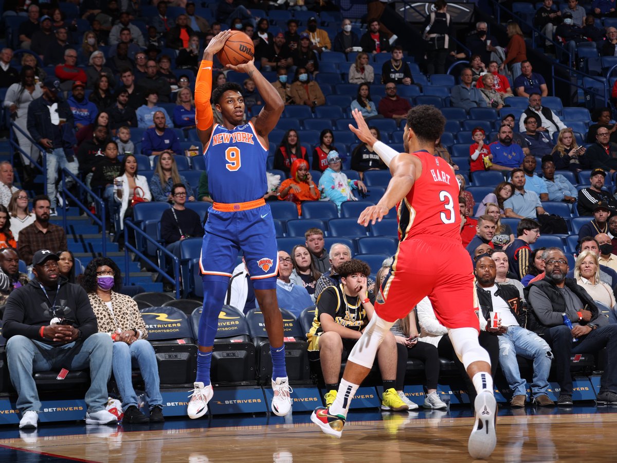 KnicksMSGN's tweet photo. RJ Barrett CAREER night 👑:

35 PTS - 8 REB - 6 AST - 6/8 3PT - 12/18 FG https://t.co/UPSlbXRA8z