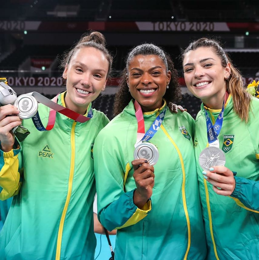 hourlyvolley's tweet photo. | Roberta Ratzke 🇧🇷 | Fernanda Garay @fegaray16 🇧🇷
| Rosamaria @rosamariavolei 🇧🇷
#Volleyball #Roberta #FeGaray #Rosamaria #Brazil https://t.co/GYaXWBPlM6
