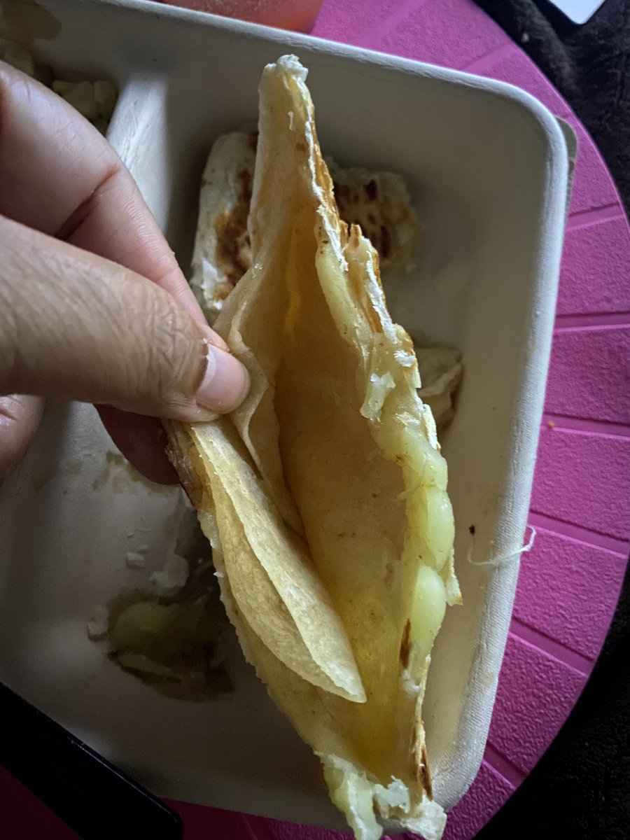 DymonGyrl's tweet photo. @ChipotleTweets Y’all keep breaking my heart. Where’s my barbacoa? Why are my chips stale….again? #chipotle #fixit https://t.co/j3iOoRG11Y