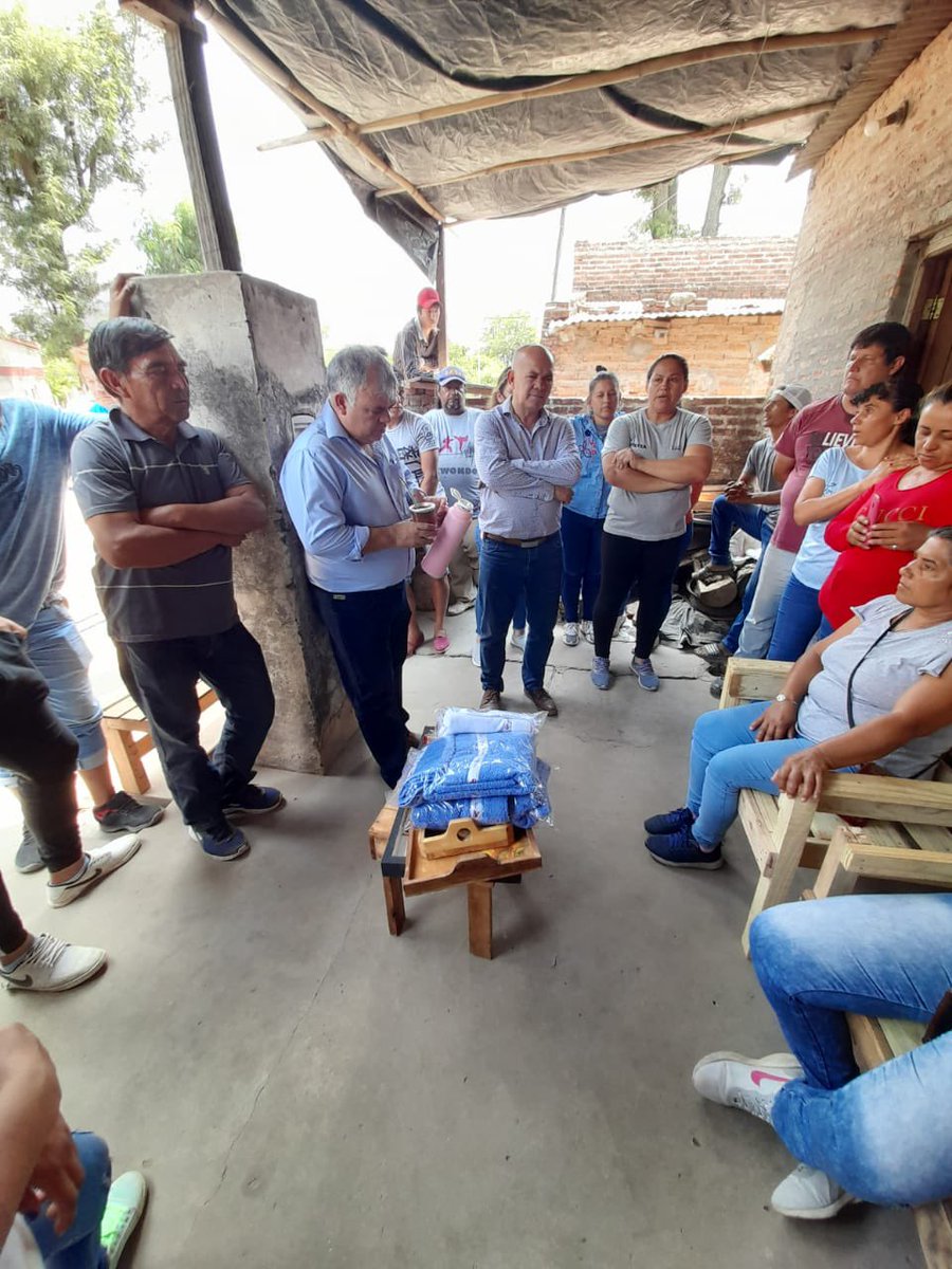 AldoAdolfoLeiva's tweet photo. SEGUIMOS ACOMPAÑADO A CADA UNO Y UNA DE USTEDES. 
En el día nos encontramos en diversas localidades para seguir escuchando a cada uno y una de ustedes.

#FrenteDeTodos🇦🇷
#ArgentinaUnida
#DefenderChaco
#Tod☀️s❤️Chac☀️
#ElFuturoQueNosMerecemos
#LaVidaQueQueremos https://t.co/4VNUmdiOCl