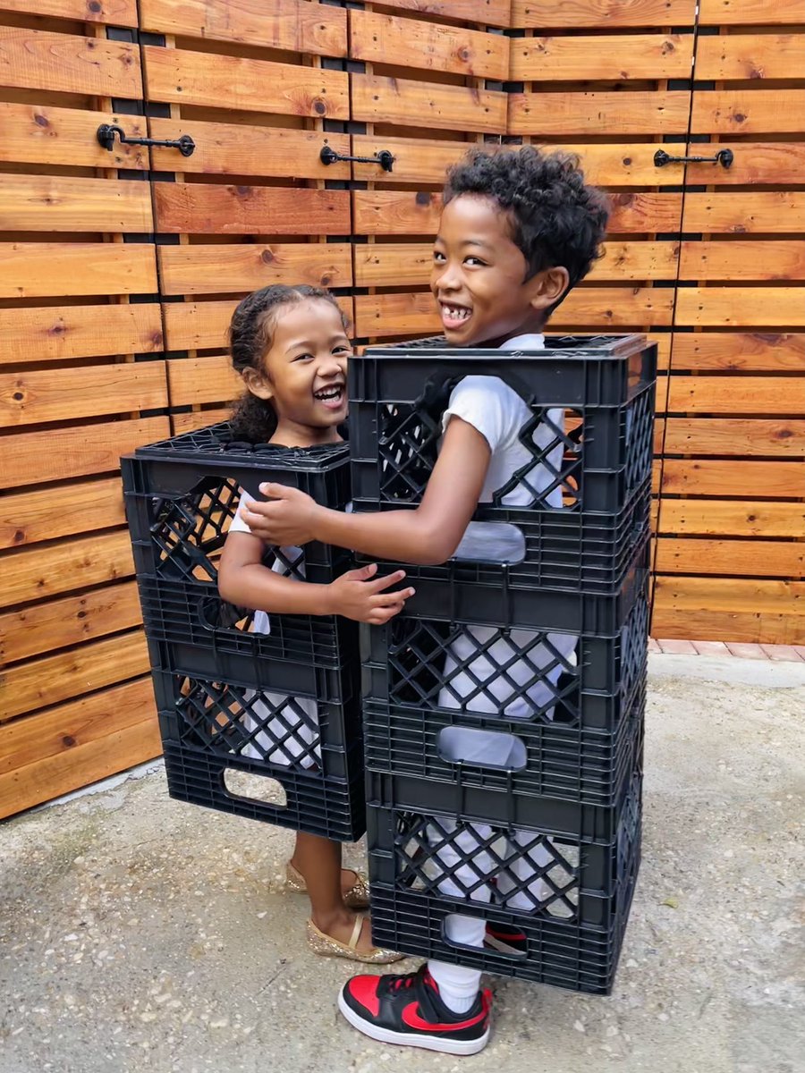 Have a crate #Halloween ! (But don’t try this at home 🤕) 
#familycostume #CrateChallenge #halloween2021