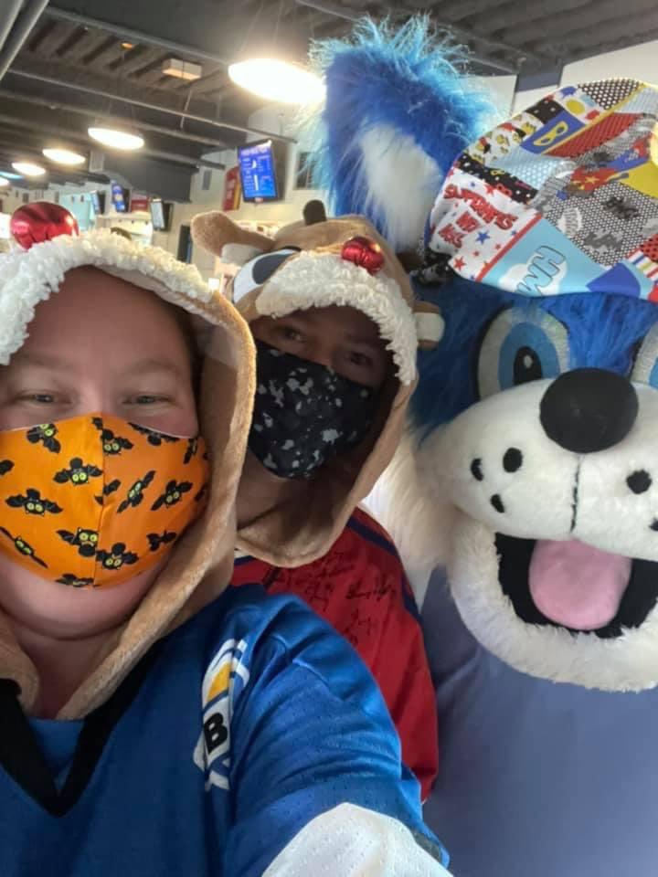 DirtyShirtBert's tweet photo. @SOEC just 2 of Santa’s reindeer on a quick vacay hangout with #Harvee at the #PentictonVees game #VeesvsPowellRiver 🏒 🥅🏒🥅 https://t.co/47f1RzEVKS