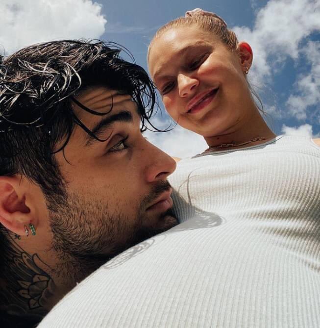 Malis59515452's tweet photo. He did everything to protect his daughter!
Isn't it fair that a father gets angry when someone else leaks picture of his daughter while he does everything to protect his daughter's privacy?
I can't imagine that Yolanda just ruined this wonderful family )💔
#GigiHadid 
 #ZaynMalik https://t.co/P4RmLYGyLk