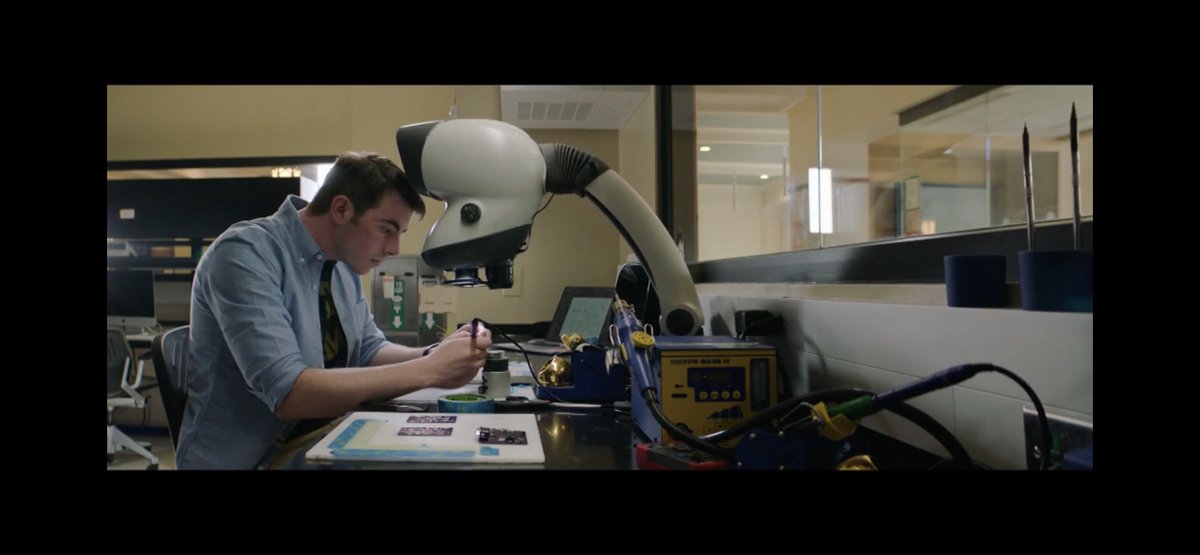 jamusj's tweet photo. @papaalphakilo I haven’t seen this kind of microscope before. Apparently a eyepiece-less stereo microscope. Way overkill for what he’s soldering but 🤷‍♂️ it’s an ad. Definitely nicer than anything we have in our lab. https://t.co/fULWZOExYm