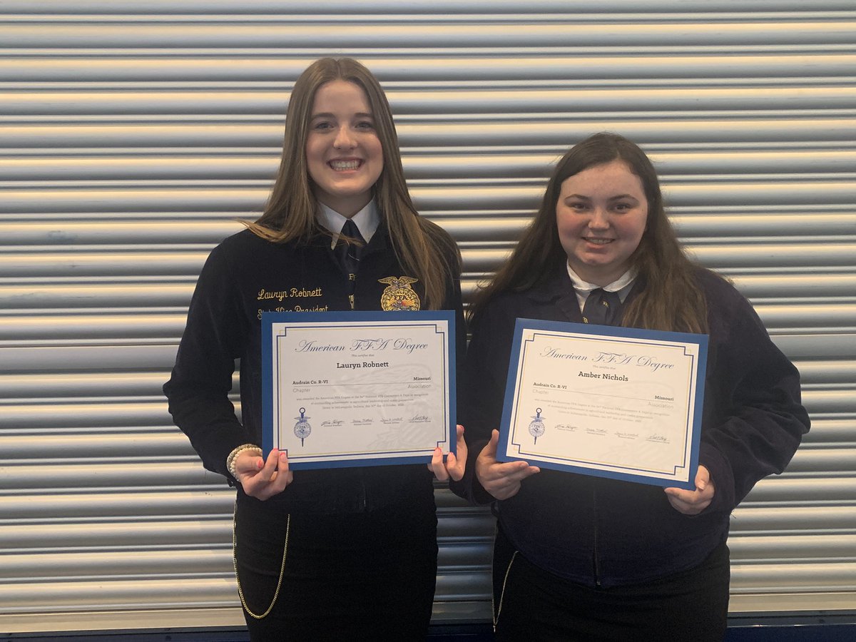 r6ffa's tweet photo. Congratulations to our 2021 American FFA Degree Recipients! We had 5 members earn their degree this year; Lauryn Robnett, Amber Nichols, Josh Atkinson, Braedon Swaim, and Damion Eckler! https://t.co/5oX9BZxcEY