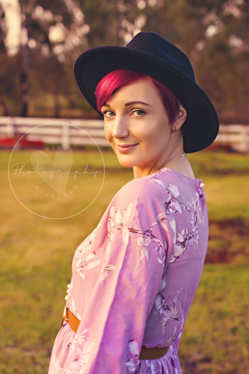 KristyMichellee's tweet photo. This is my best friend Bree. This women is the strongest & most beautiful women I have ever met 🥰😍 #women #BreastCancerAwarenessMonth #BreastCancerAwareness #bendigo #bendigophotographer #explorebendigo #explorepage https://t.co/7G83YjFhxy