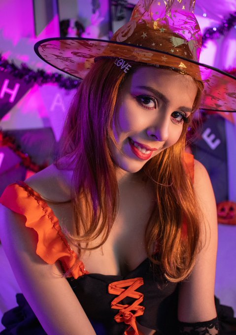 happy halloween! @SkyPrivate  @SkyPrivate   #SkyPrivateTeaseAndTreat and #Halloween https://t.co/lW2PoaIHRZ<a class="tags" href="/tag/skyprivate">@skyprivate</a><a class="tags" href="/tag/skyprivate">@skyprivate</a><a href="/tag/skyprivateteaseandtreat"class="tags">#SkyPrivateTeaseAndTreat</a><a href="/tag/halloween"class="tags"><span>#halloween</span></a>