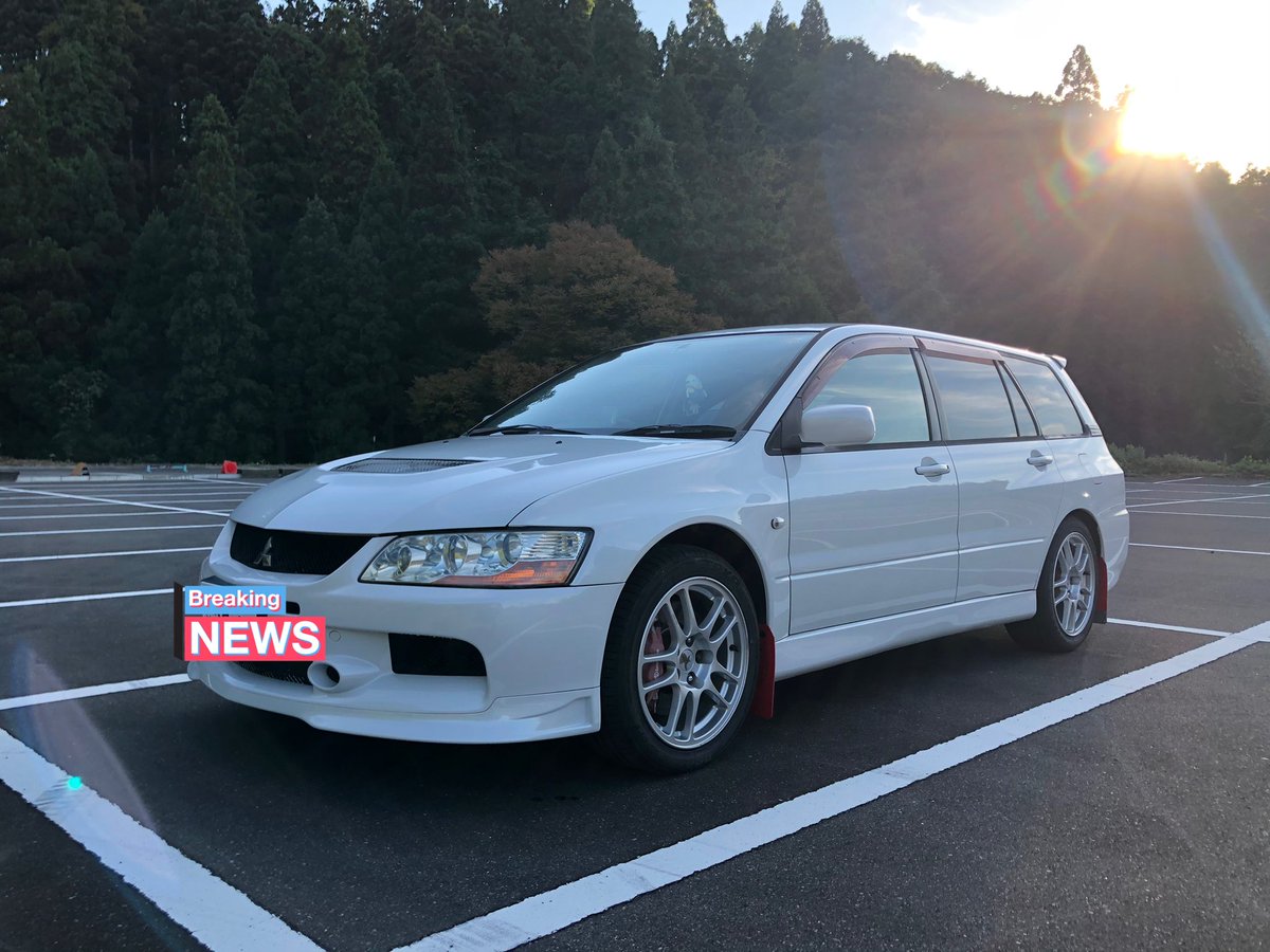 dynamict2nd's tweet photo. 新潟県
買物にレジャー、通勤や息子の送迎にとファミリーユース専用のエボワゴンです。
昨日ラリーアートのロゴ入りマッドフラップを装着しました。
かつて乗っていたエボⅠとエボⅧも一緒に…。
 #在宅九州ランエボミーティング2021 https://t.co/1Slnn6JaMh