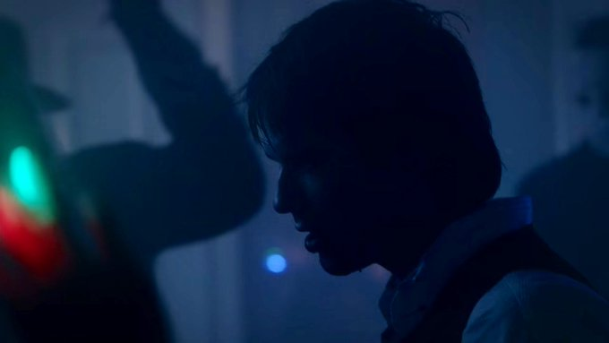 sarahwclkers's tweet photo. happy halloween. time to bring back the most iconic scene from the vampire diaries. 💀🎃👻 https://t.co/PYlakZbTCM