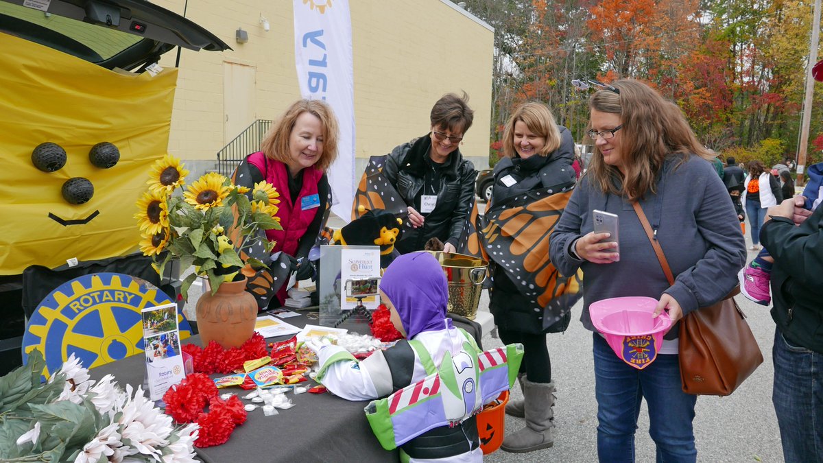 Trunk or Treat Draws a Family Crowd thebedfordcitizen.org/2021/10/trunk-… via <a href="/Bedford_Citizen/">The Bedford Citizen</a>