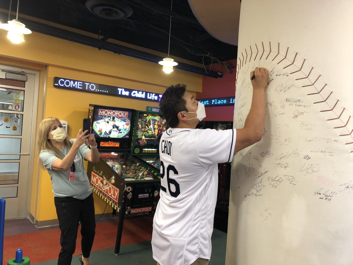 cjm0519's tweet photo. I donated $30K for Phoenix Children’s Hospital. Let’s pray for the patients to get well soon so I don’t see them when I revisit there. 

https://t.co/8n3EJdc12s https://t.co/BMv1hu8jCF