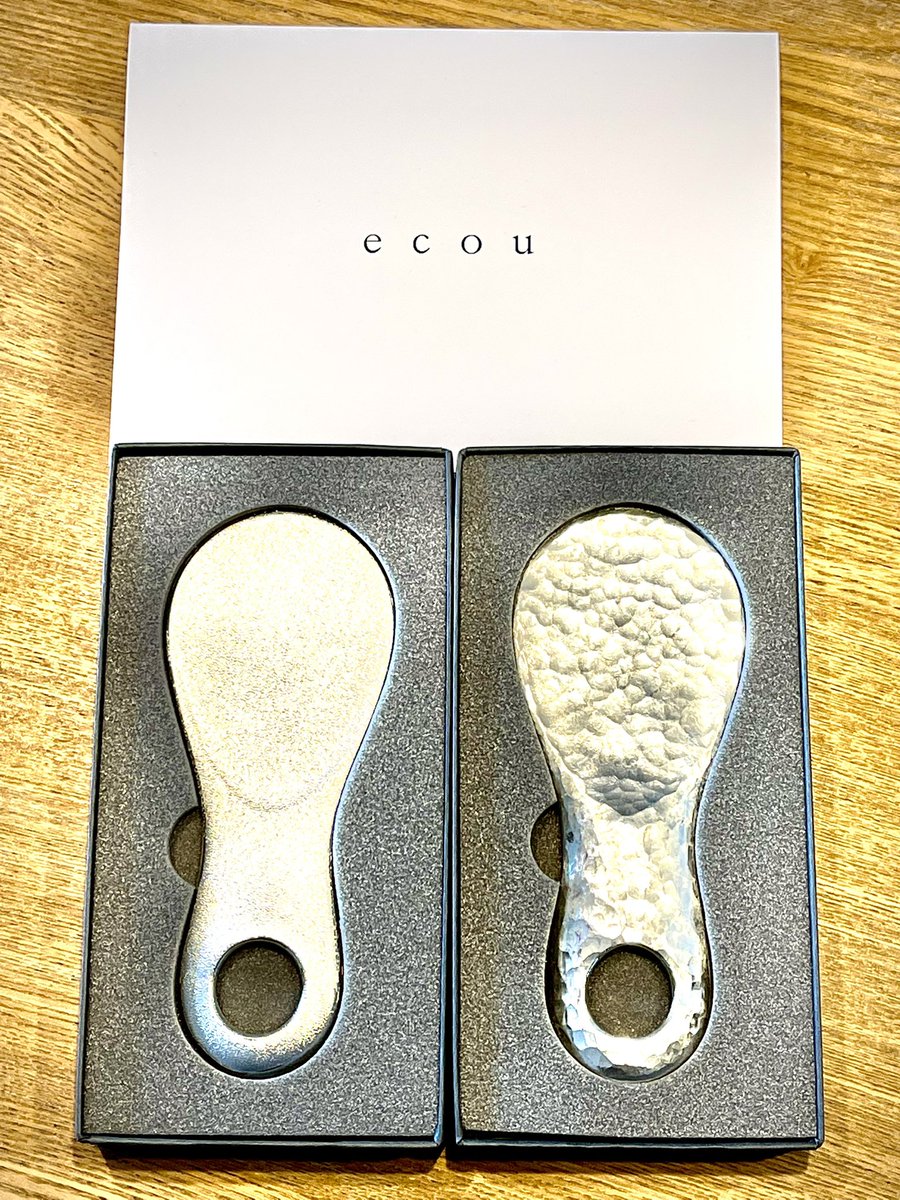 購入した錫の靴べら、<a href="/ecou__/">ecou</a> さんの　#たまみず　が届きました。錫は足に馴染んで瞬時に変形するので靴と足にとっても優しい。

試してみたいこともあり、2つ取り寄せ。それぞれ別々の方法で運用してみたいと思います☺️