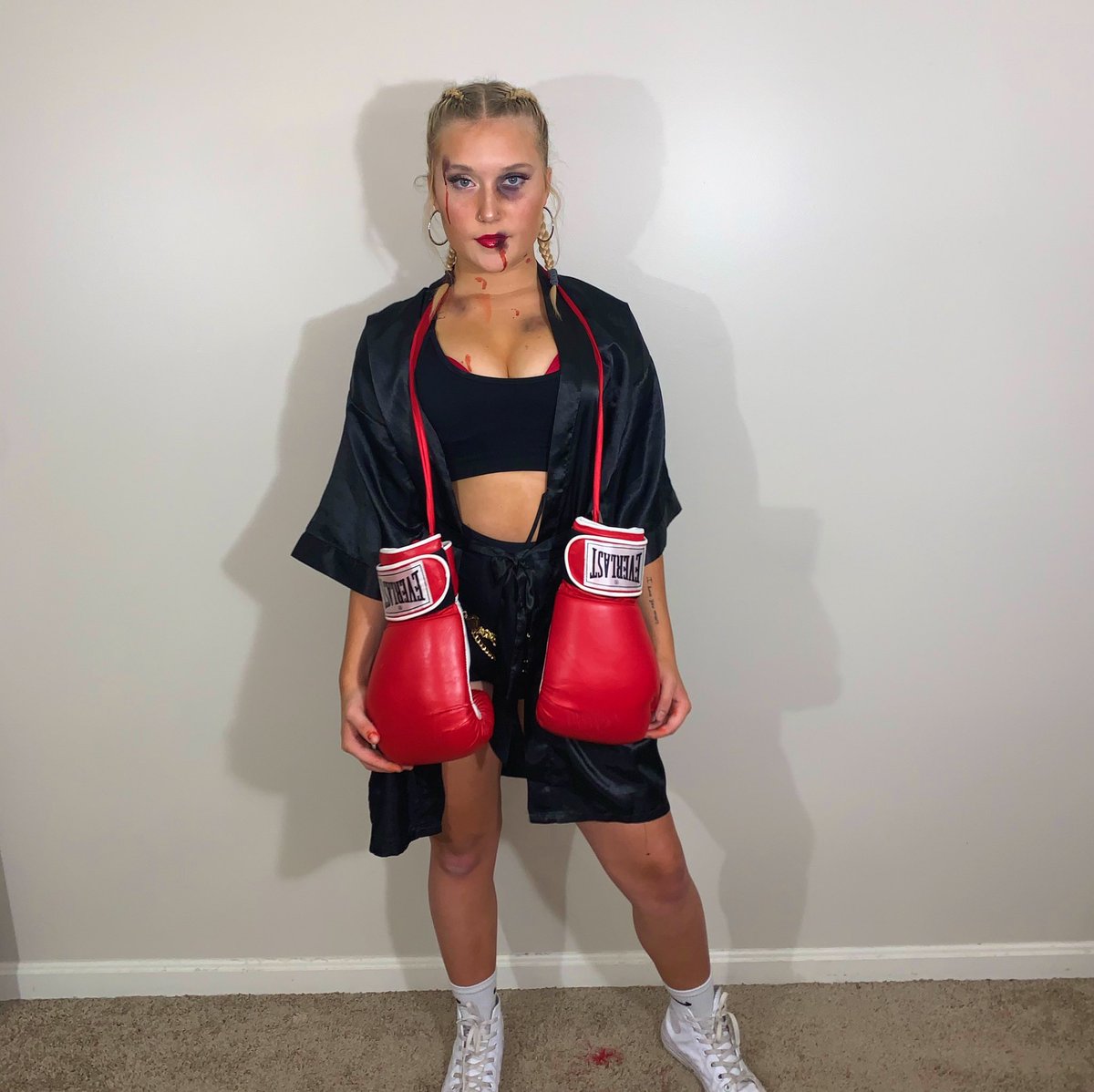 zoemariee5's tweet photo. 🥊 https://t.co/AQvMMmzxfe