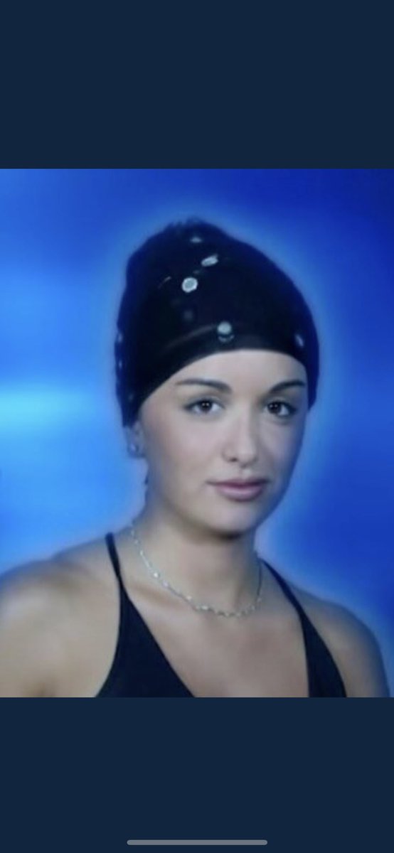 MathildeBresson's tweet photo. Jpeux pas j’ai piscine #StarAcademy https://t.co/2EWCahEIi6
