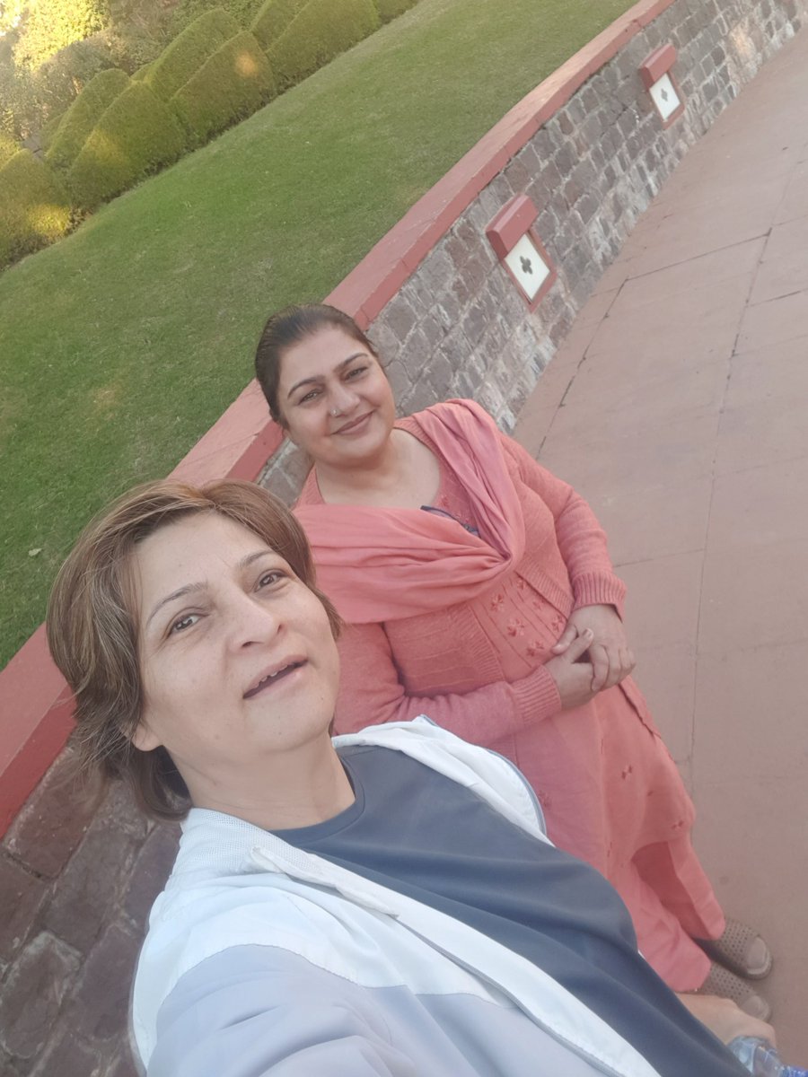 nishatriaz's tweet photo. Walk for women leadership in higher education.
Early morning run with amazing VCs,led by Dr Razia Sultana, VC of SBBU,the first women university in #KhyberPakhtoonkhwa.
#womenleaders
#highereducation
#PakUKEducationGateway
#AllPakVCsConference https://t.co/JE012auCgt