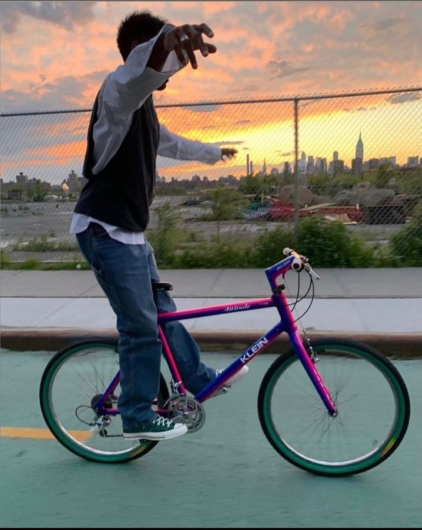 PigsAndPlans's tweet photo. Frank Ocean and bikes. RT for good luck https://t.co/Cdli7OiDS3
