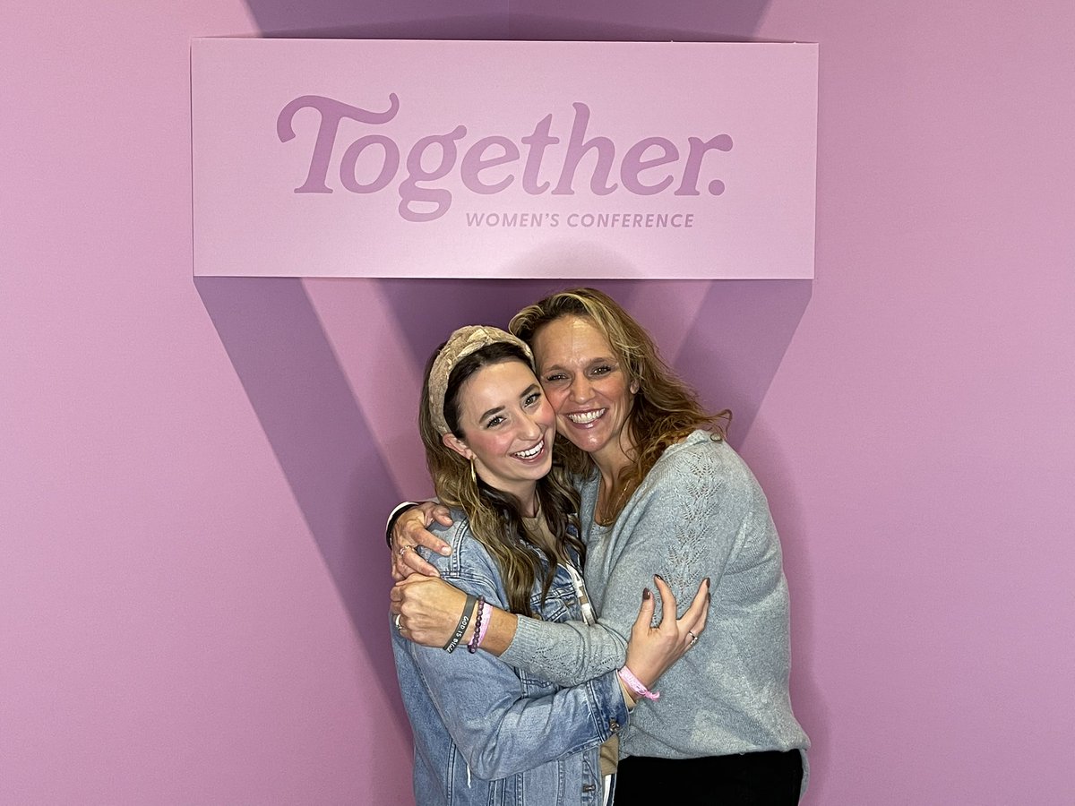 emg901's tweet photo. @HighlandsAL So thankful God moved so I was able to attend!! ❤️🙏 #Together21 #carriers #coaches #connectors #commisioners #lifehackprayers #takeitback #donotsettle #newfriends https://t.co/ddwThaFTAR