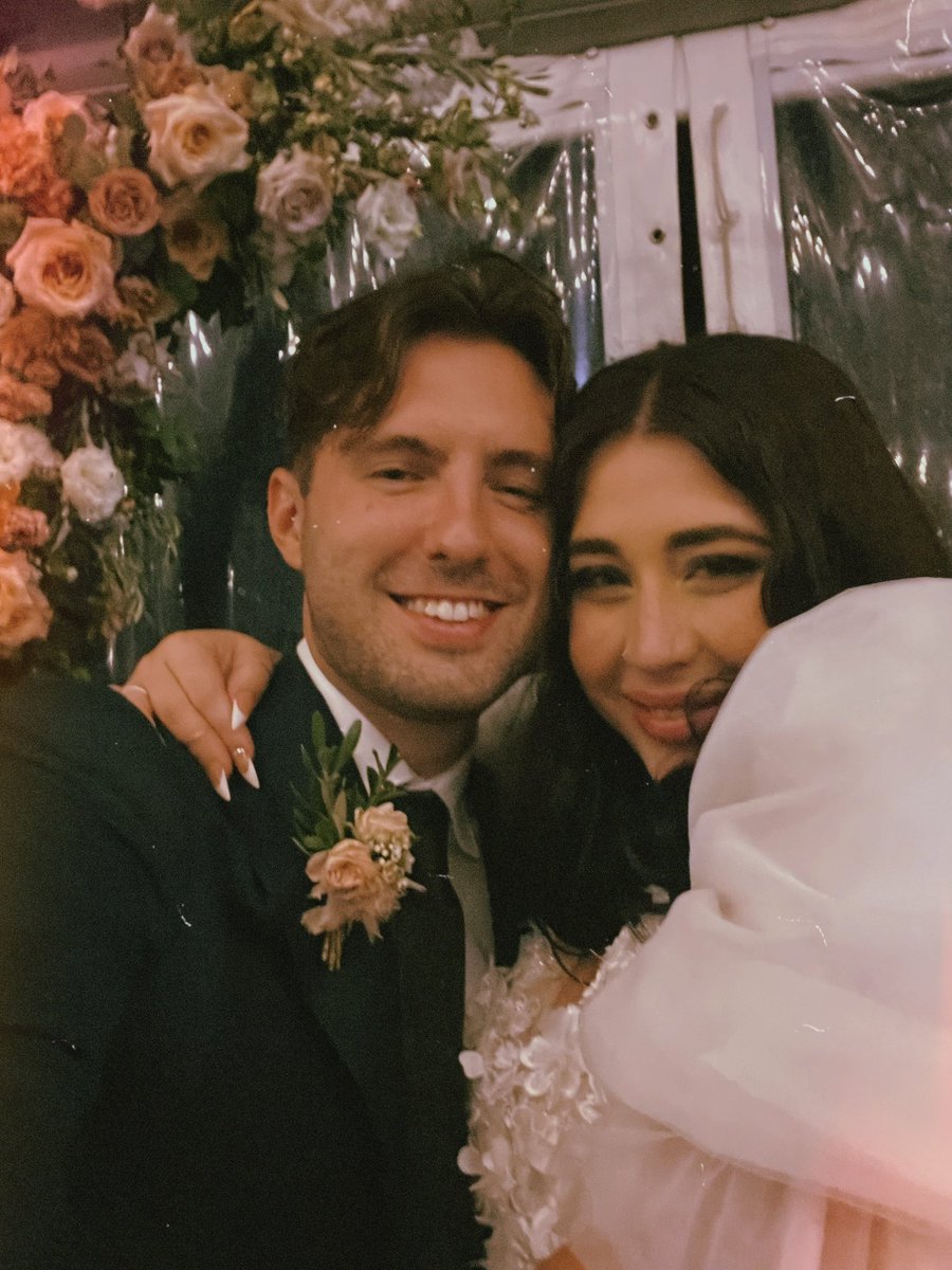 got married so i don’t have to work anymore 🥰