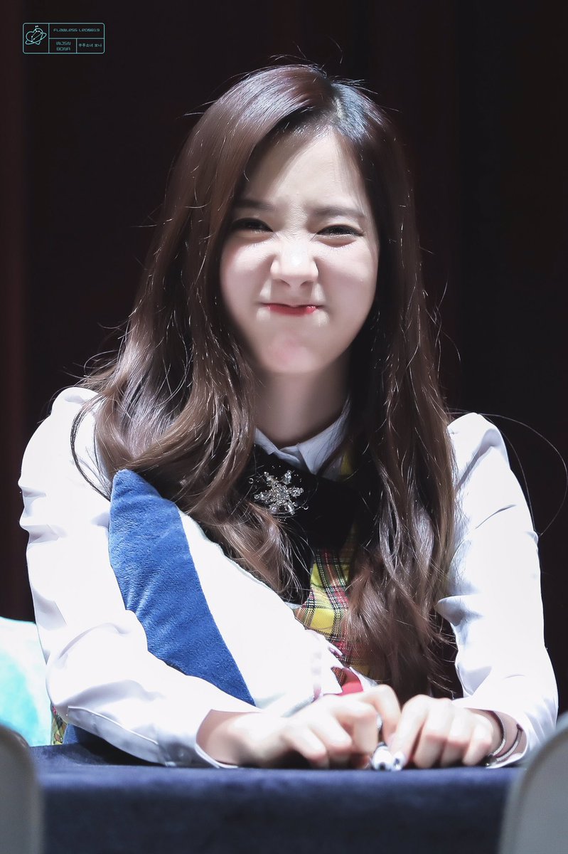 When she smiles and then scrunches up her nose >>>>>>>>>>
#BONA #보나 #WJSN #우주소녀