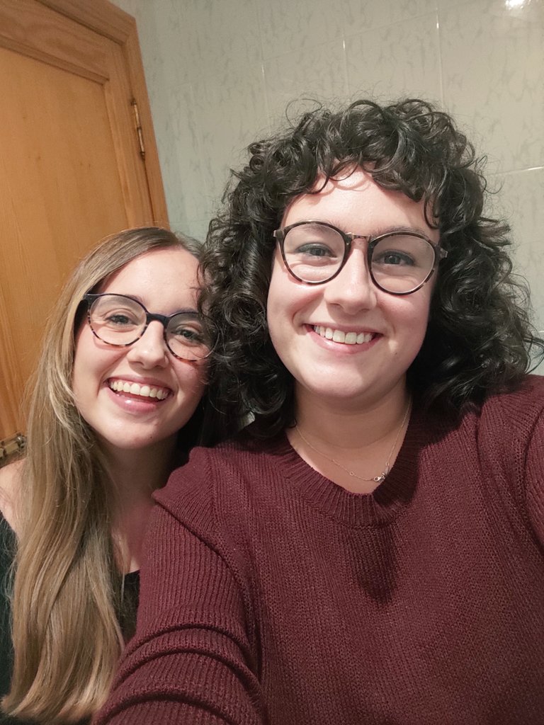 _victoria18's tweet photo. Te lo digo poco para todo lo que me aguantas: Te quiero ♥️ @CeliaDL6 ♥️ https://t.co/I1tKudV0Bo