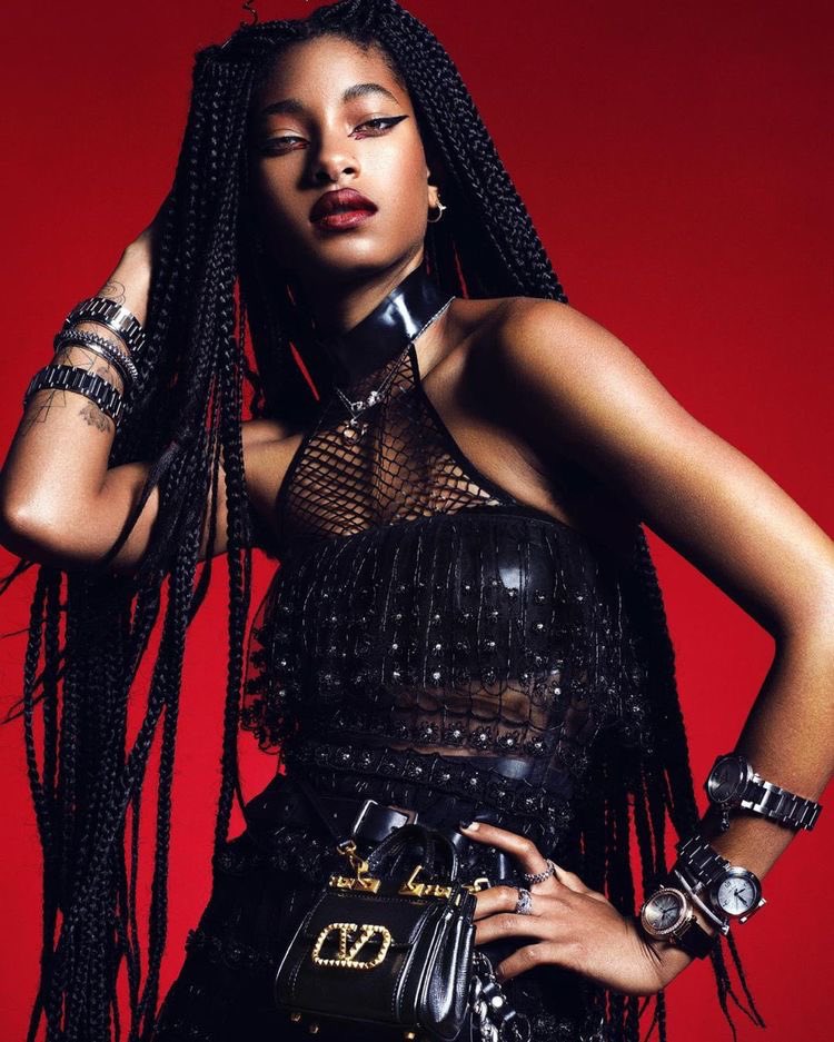 bIackculturenew's tweet image. Hoje (31/10), a atriz e cantora WILLOW completa 21 anos de idade. Parabéns a princesa do Rock 🖤