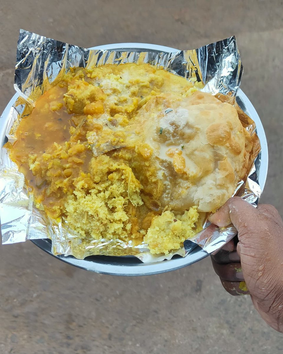 MoGanjam's tweet photo. ସକାଳୁ ଟିକେ ପୁରୀ ଉପୁମା ନ ବାଜିଲେ କଣ ଭଲ ଲାଗେ କି, ସେ ପୁଣି ରବିବାରରେ l😍😋👌
🚩- Nac Sunabeda
#puriupama #puriupmalove #puritarkari
#brahmapur #ganjam #chatrapur #upama #puri #guguni
#sunabeda #koraput
Photo Credit 👉 @moganjam
. https://t.co/qIJTHlL0vo