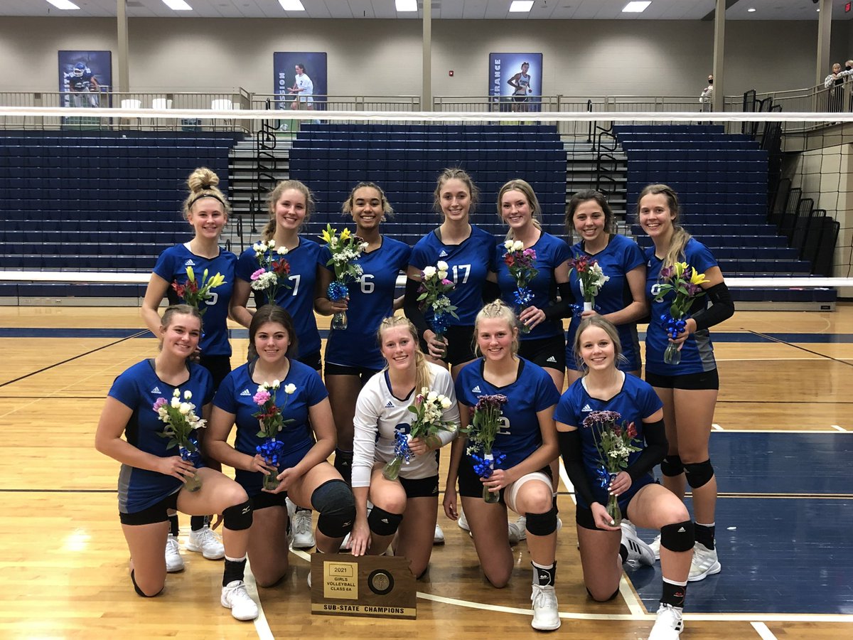 LadyBluesVB's tweet photo. Sub-State Champs

T-High 25-10,25-10
Garden City 25-5,25-9

See y’all at State next Friday and Saturday in Salina!!!💙🤍 https://t.co/JGdsJhK2B3