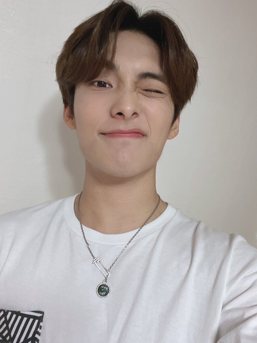 JunheeFRANCE's tweet photo. 🐦 TWITTER | 21.10.21

[#에이스_준]

Bonne nuit Choice ❤️😎
Rencontrons-nous dans nos rêves ❤️
_
#ACE #에이스 #CHOICE #초이스 #JUN #JUNHEE 
@official_ACE7
#Honeey🍯 https://t.co/S7vx70Nvby