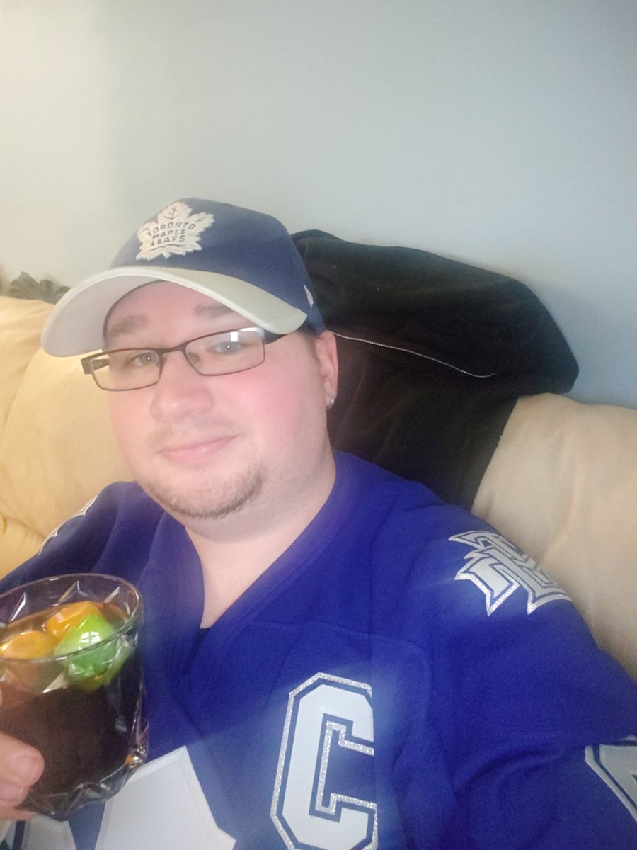 AlexBishop4's tweet photo. Leafs vs pens crown and coke let's go boys!!! #tml #MapleLeafs #nhl #crownroyal https://t.co/xtkBSlQ2Ew