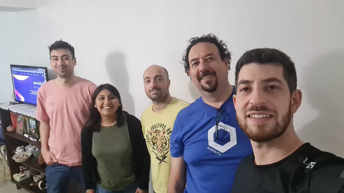 alepronotti's tweet photo. From @DigitalBridgeIO (Argentina) supporting the #Chainlink Fall #Hackathon, we did a @Chainlink launch party alongside great software engineers! It started with an introduction of blockchain and chainlink oracles, finally a very interesting talk about smart contracts and #DeFi https://t.co/3rTKrB7HhP