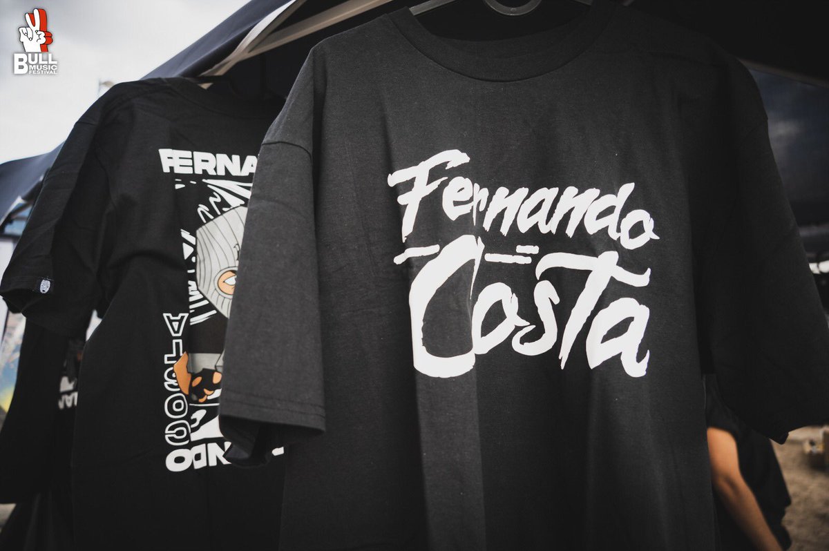festbullmusic's tweet photo. El recuerdo del Merchandising y a Bull en el corazón.❤️🔥
📸 @jmgrimaldifotografia
#BullMusic #BullMusicFestival #BullMusicDays #conciertosengranada #GranadaVibra https://t.co/4hqKtevmlC