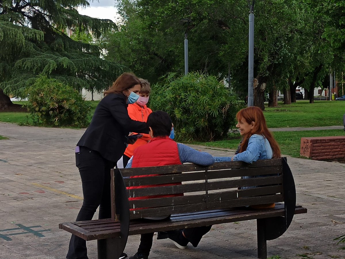 lriesgo's tweet photo. Esta tarde conversamos con los vecinos y vecinas de Plaza Güemes #LaPlata sobre las propuestas del @FrenteDeTodos.

Este 14 de noviembre seguimos diciendo #SÍ a #LaVidaQueQueremos. https://t.co/8JhI7P8aqN