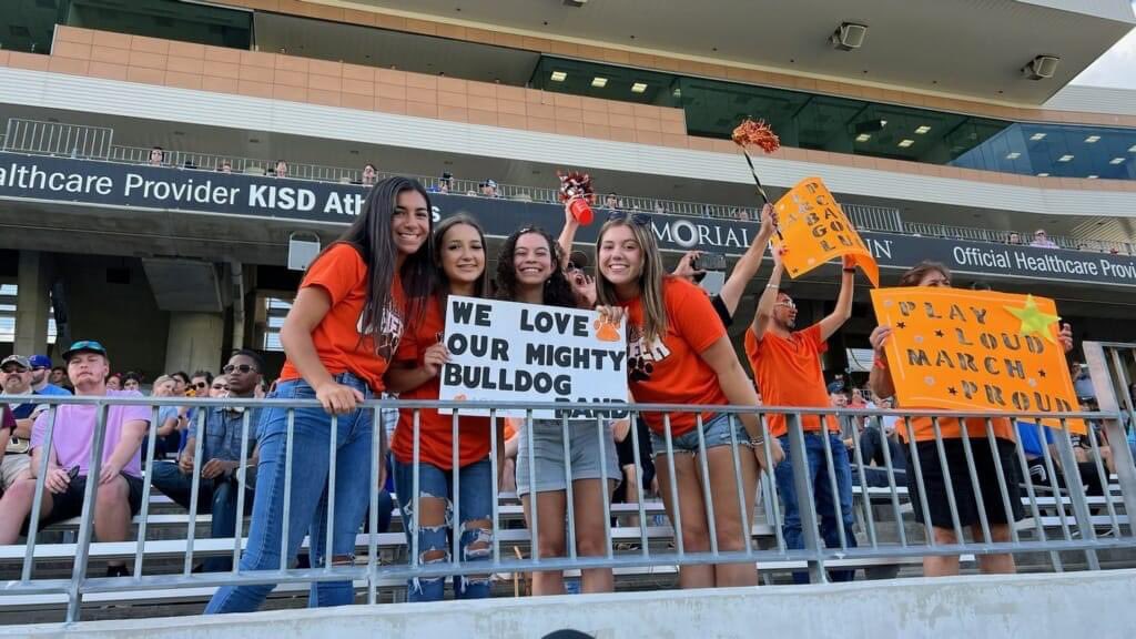 LaPorteHScheer's tweet photo. Proud to support our Mighty Bulldog Band today at Area! Congrats on making finals! #LPgreatthings #LPHSCheer #LPband @laportehsband @LaPorteTXHS @lpisd https://t.co/oe1jwsMJmX