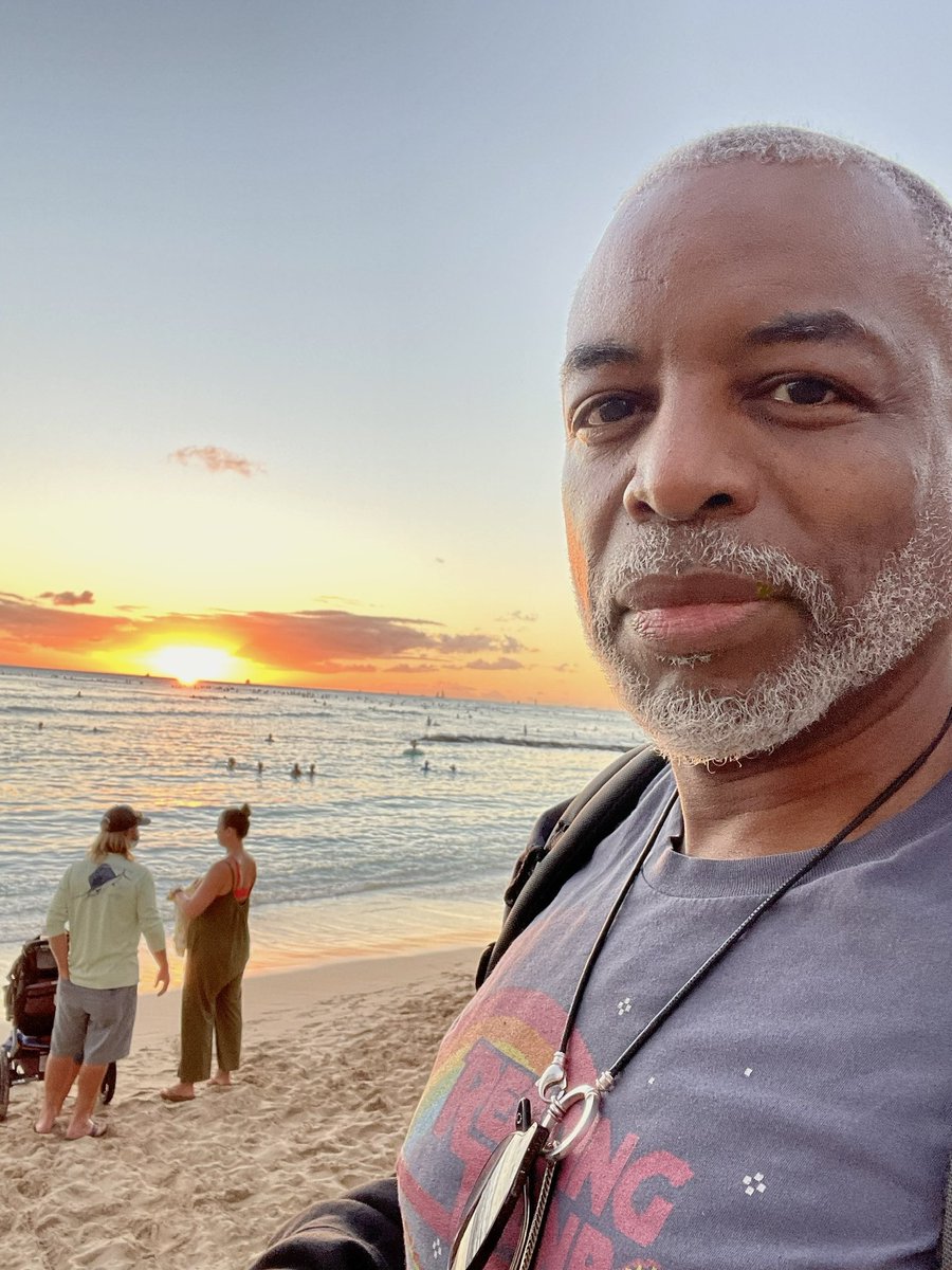 LeVar Burton tweet media