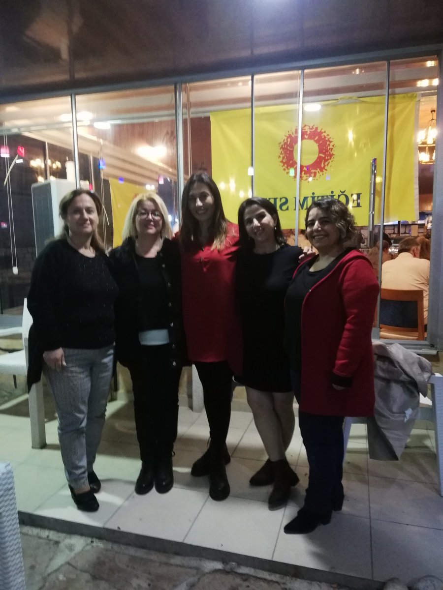 #EğitimSen Aliağa temsilciliğinin dün gece düzenlemiş olduğu dayanışma yemeğine katılarak eğitim emekçisi dostlarımızla yan yanaydık..

Yaşasın Eğitim-Sen..
Eğitim-Sen çatısı altında örgütlenelim..

<a href="/egitimsen/">Eğitim Sen</a>
<a href="/egitimsenaliaga/">ALİAĞA EĞİTİM SEN İLÇE TEMSİLCİLİĞİ</a>