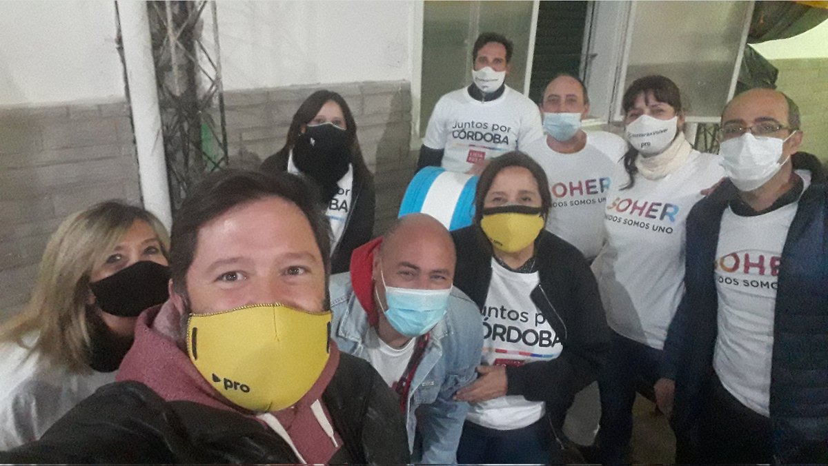 PRO7cba_capital's tweet photo. Somos alegría andante 🤪.. somos fuerza💪.. somos militancia👞👟👠.. somos equipo🏅.. somos Pro7cba_capital. Buena gente, cercana a todos, con objetivos claros y metas grandes.. Creemos en que todo se puede corregir y podemos cambiar.. escuchando👂 y haciendo.. somos #PRO 💛 https://t.co/MhUOsZUiHe