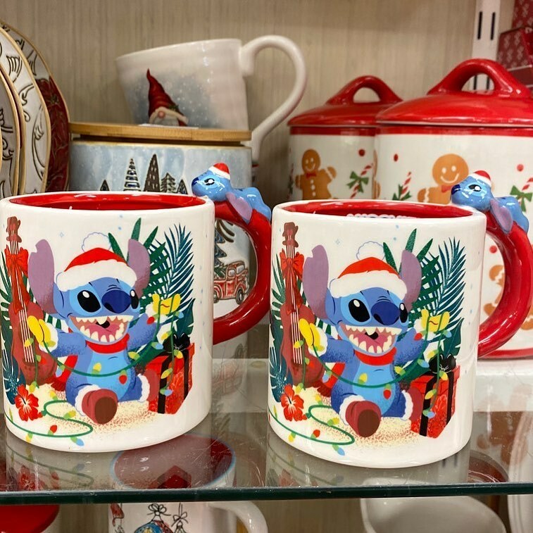 DLifestylers's tweet photo. Repost from @world_of_magical_mugs - Stitch Christmas mug found @homegoods 🎄 #disneymug #disneymugs #disneychristmas #disneyxmas #disneyholidays #liloandstitch #stitch #mugsofdisney https://t.co/K1s0xfFqkD https://t.co/yutkcmyyK0