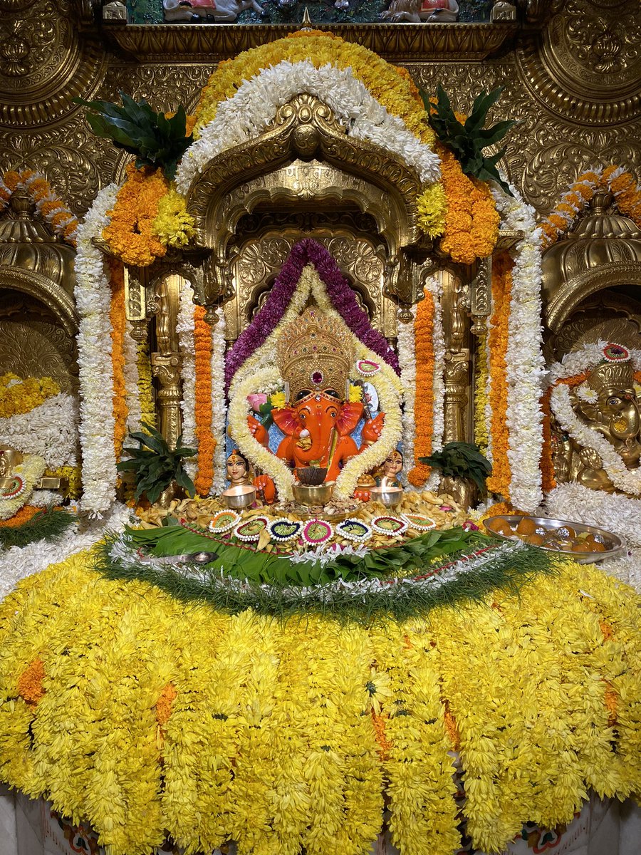 SVTMumbai's tweet photo. 🙏गणपती बाप्पा मोरया 🌺मंगलमूर्ती मोरया 🙏२४/१०/२०२१ https://t.co/hJnIOFj7bk
