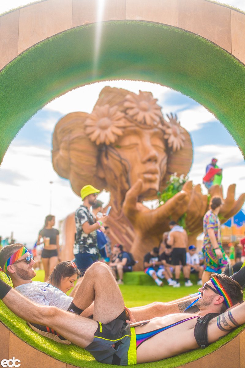 EDC_LasVegas's tweet photo. Magic blossoms from every corner of the Mesa. We love our #CampEDC community! ✨❤️ https://t.co/VsOBkEyT9x