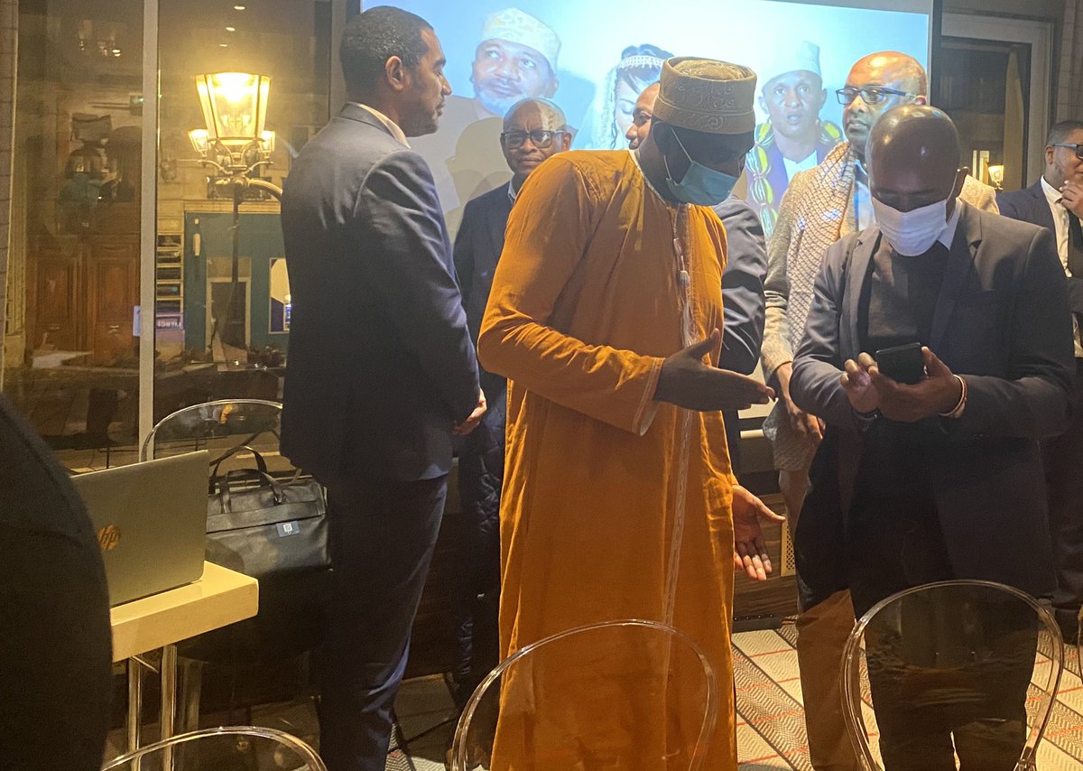 DG_ANPIComores's tweet photo. «Invest home... Invest Comoros »: Une exaltante rencontre à Paris entre l’#ANPI et la #diaspora 🇰🇲

De riches échanges qui nous permettront de mieux soutenir et accompagner les initiatives entrepreneuriales des comoriens de l’extérieur. https://t.co/9cm8S5JOzH