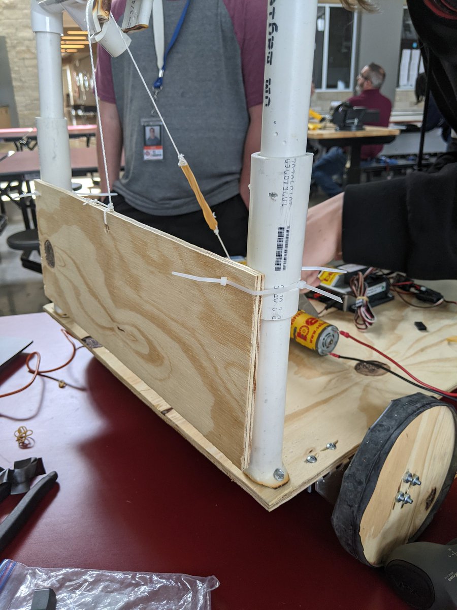 mechs_robotics's tweet photo. Made progress today while collaborating with other teams at a practice competition for @BESTRobotics! @memorial_hs @SKinginComal @HooverMECHS @TheRealMsKee #ComalRobotics https://t.co/Ltd9WzwjnZ