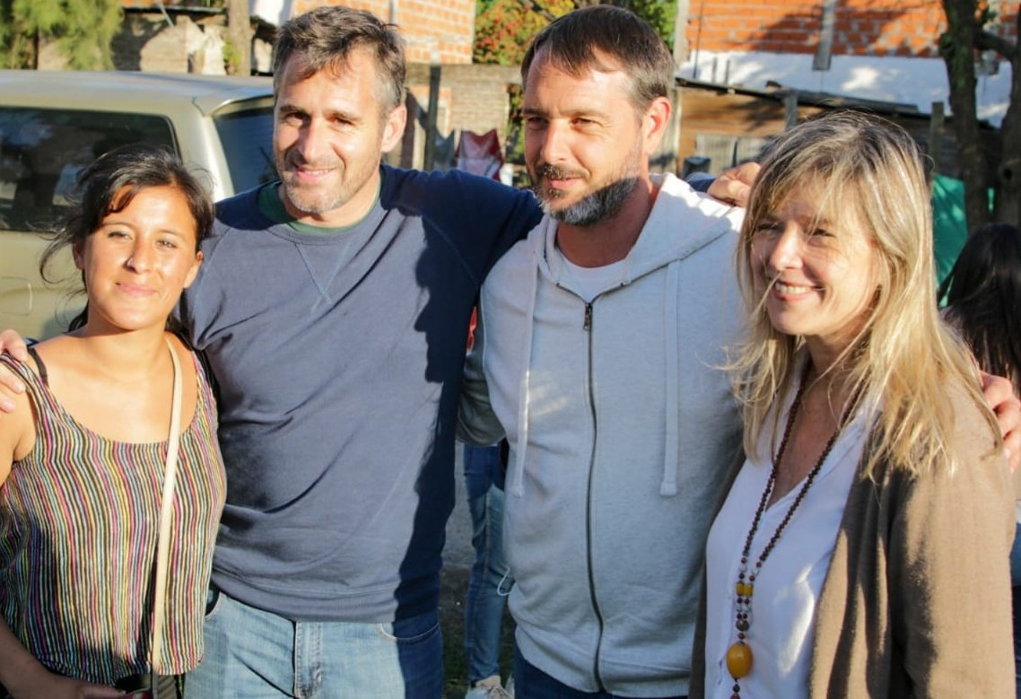 FedericoAchaval's tweet photo. Estamos muy contentos de ver que nuestros espacios públicos vuelven a llenarse con la alegría y el entusiasmo de nuestras familias, porque son lugares para encontrase, compartir y disfrutar. 

Gracias @CrisAlvarezRod por venir a #VillaRosa. https://t.co/Ukk81G1ZSs