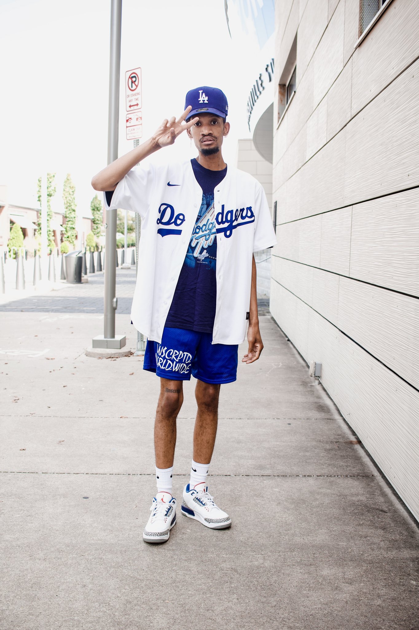 mens dodgers jersey outfit