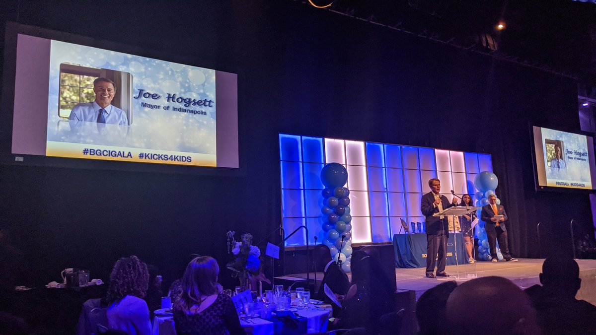srisu's tweet photo. #kicks4kids #bgcigala @IndyMayorJoe at our gala event https://t.co/XNAfb9RRlV