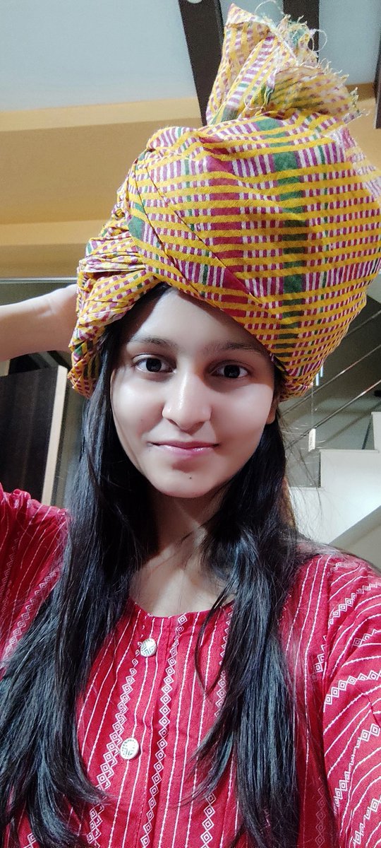 I know it doesn't suits me . 😅😊
#pagritwitter 
#Rajasthanigirl