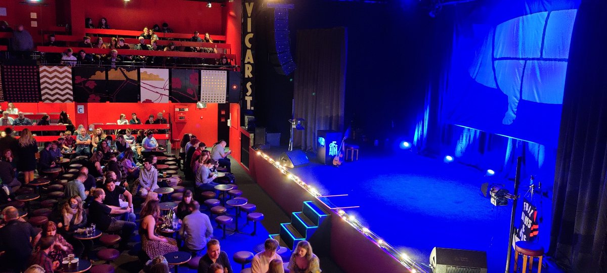 The calm before the storm <a href="/FoilArmsAndHog/">Foil Arms and Hog</a> <a href="/Vicar_Street/">Vicar St</a>