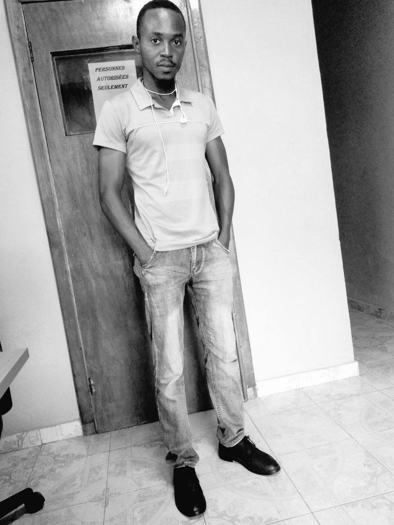 intellectvotre's tweet photo. Au studio 🎙️https://t.co/YoA9ttpF7P
#SUJET :"Quel leadership 🤔,pour ôter #Haïti de ce bourbier"... https://t.co/hmswGZp0mM