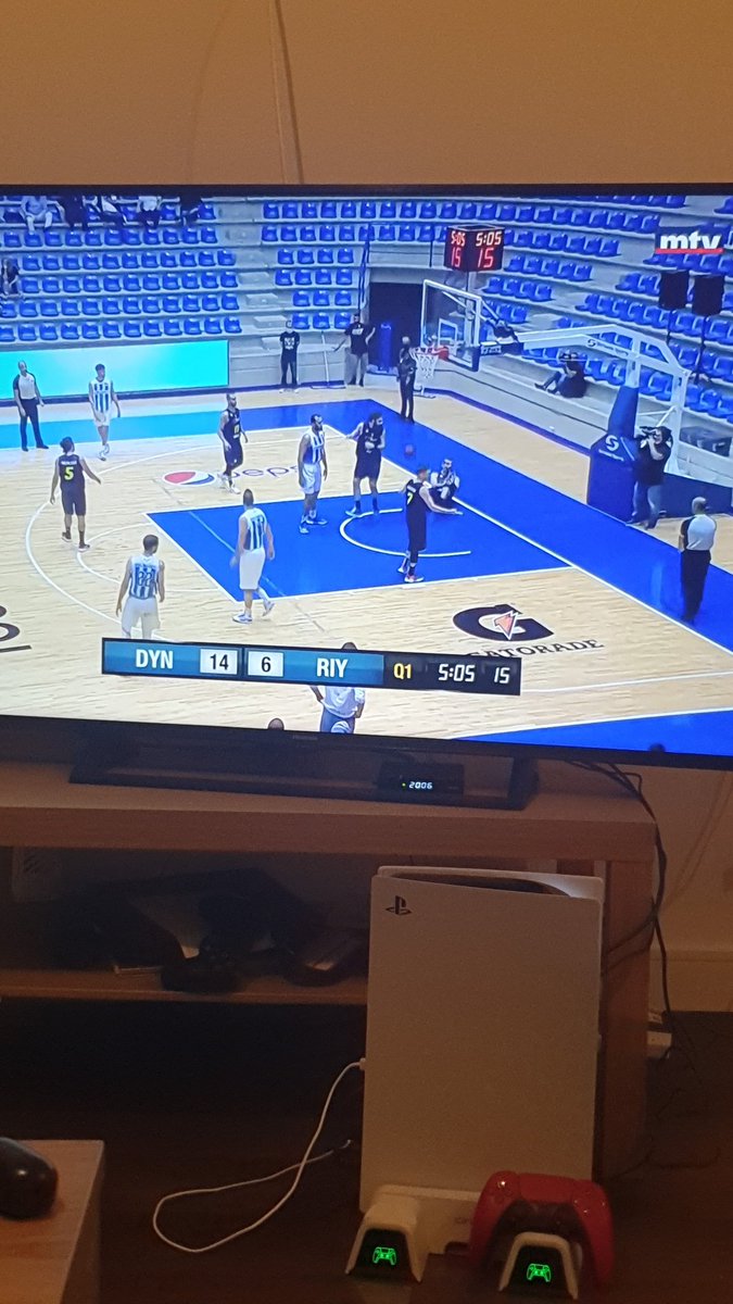 #MTVBasket from London!
Great basketball level from our locals .
Can't wait for a full house for our NT in Zouk...🇱🇧🇱🇧🇱🇧🇱🇧