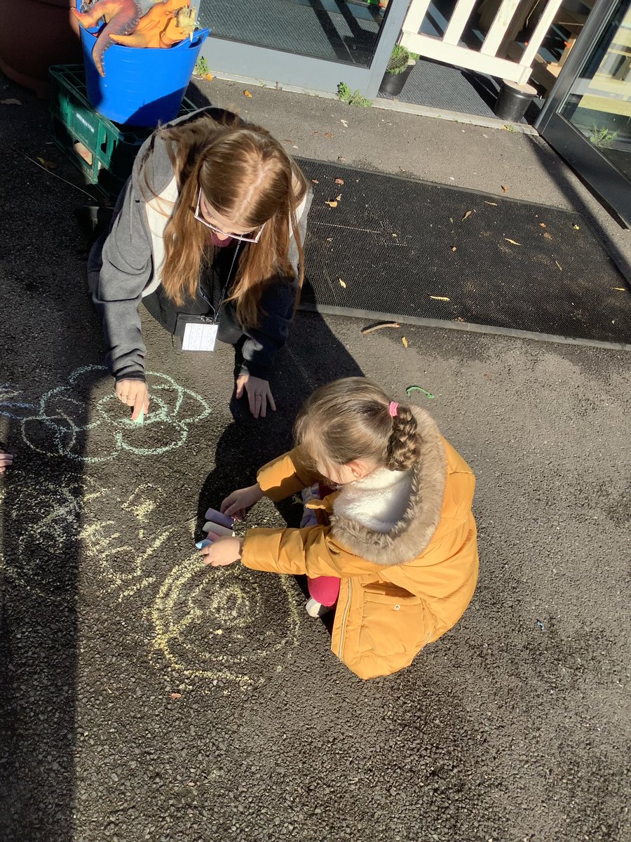 thehartschool's tweet photo. Last Thursday, some of our amazing sixth form students took time out of their day to team up with the Design and Art department and help support the early years at Churchfield C.E Primary Academy EYFS for their Colour Celebration Day. 
The students were credits to their schools! https://t.co/xYugllyfXM